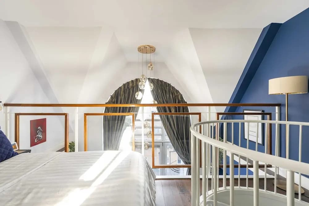 Beautiful One Bed Apartment In East London - photo 9