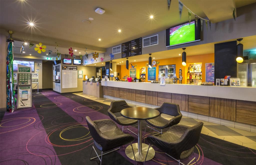 Nightcap at Glengala Hotel - photo 14