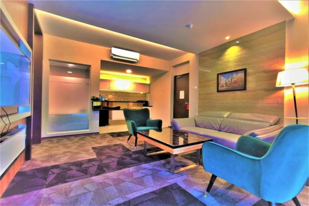 Prestigo Hotel - photo 12