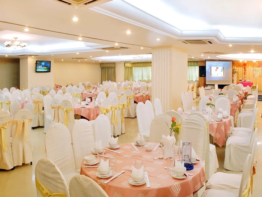 Bamboo Green Central Hotel - photo 19