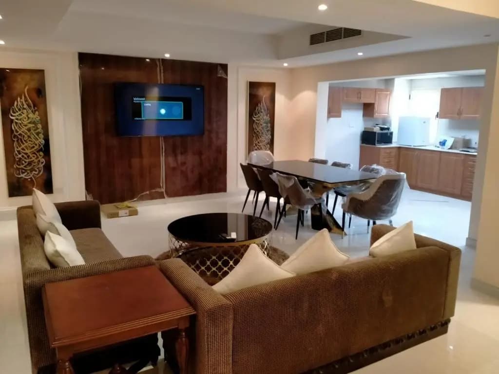 Al Hamra 4-Bedroom Luxury Villa Golf View - photo 2