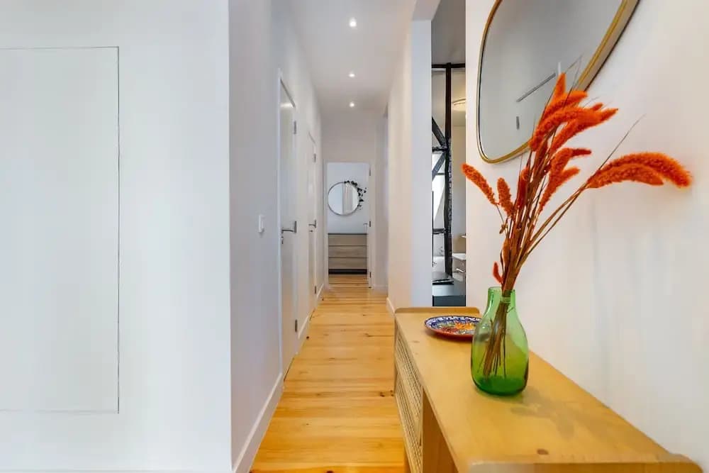 Riverside View 2-Bed For Remote Workers & Digital Nomads - photo 10