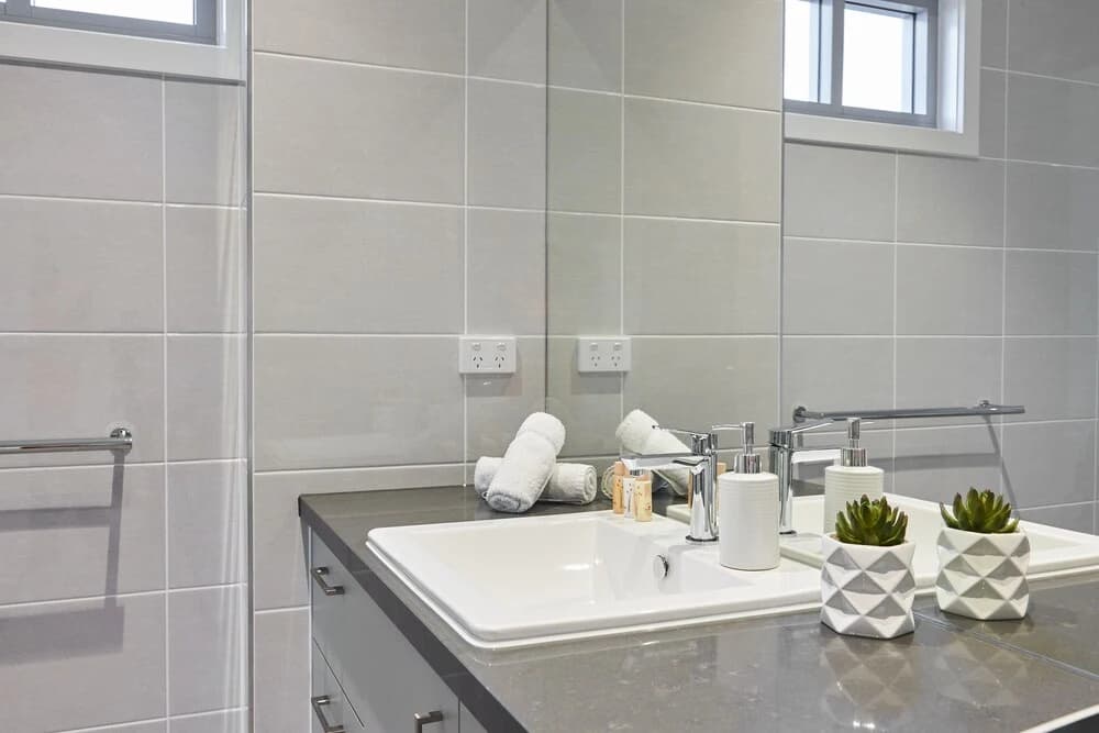 Bright and Updated 1 Bedroom Apartment - main photo