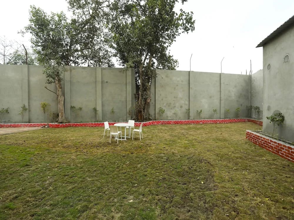 OYO 22663 Qlark Rooms & Lawn - photo 15