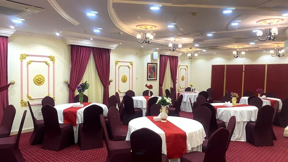 Majestic Hotel - photo 10