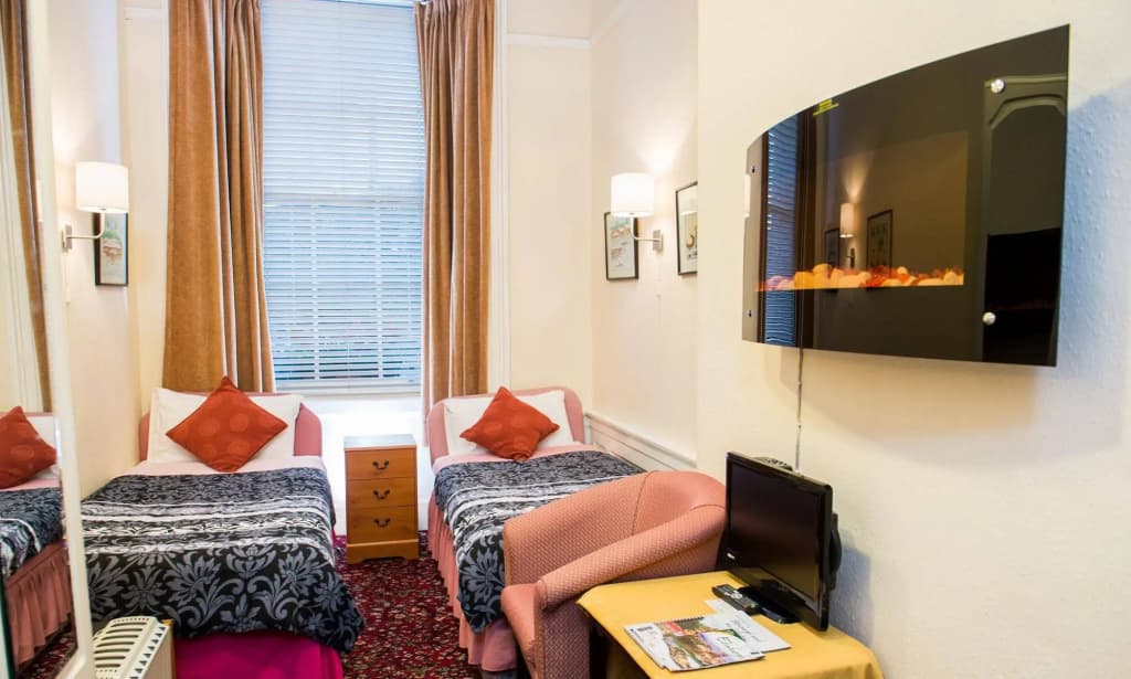 Lyncliff Hotel - photo 3