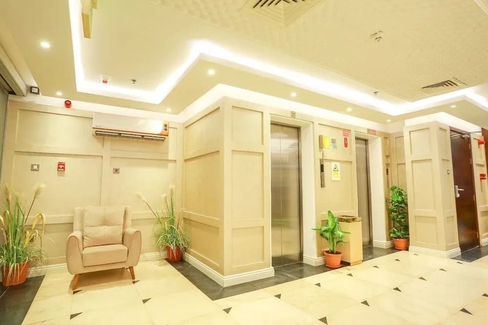 Oyyo Plaza Hotel - photo 10
