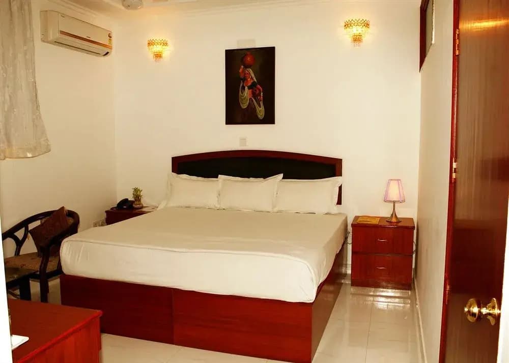 Hotel Malik Continental - photo 4