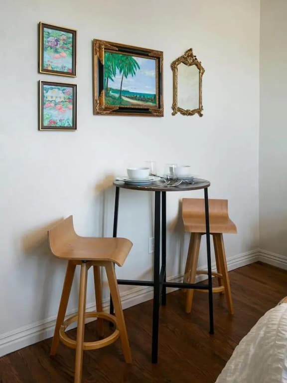 Beautiful Studio Near Hollywood! Sleeps 2! - photo 12