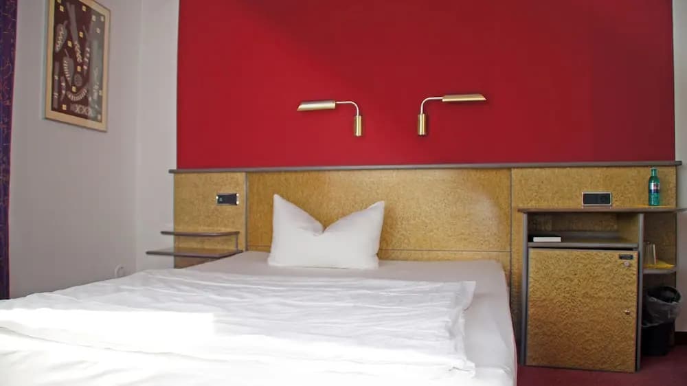 Hotel Am Buschkrugpark - photo 6