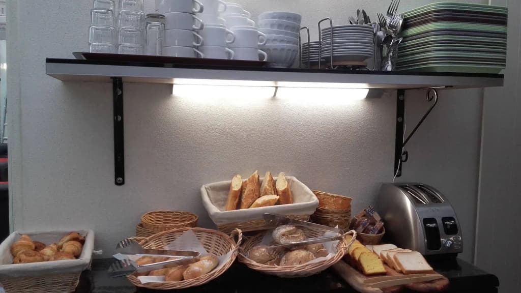Hotel Lilas Gambetta - photo 12