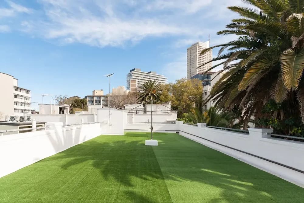 Beautiful Lush and Green Oasis Studio Apartment - photo 10