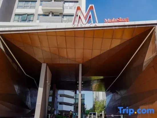 KL Modern Family Suites • 3–4BR • Walk to MRT/Mall • Infinity Pool - photo 1