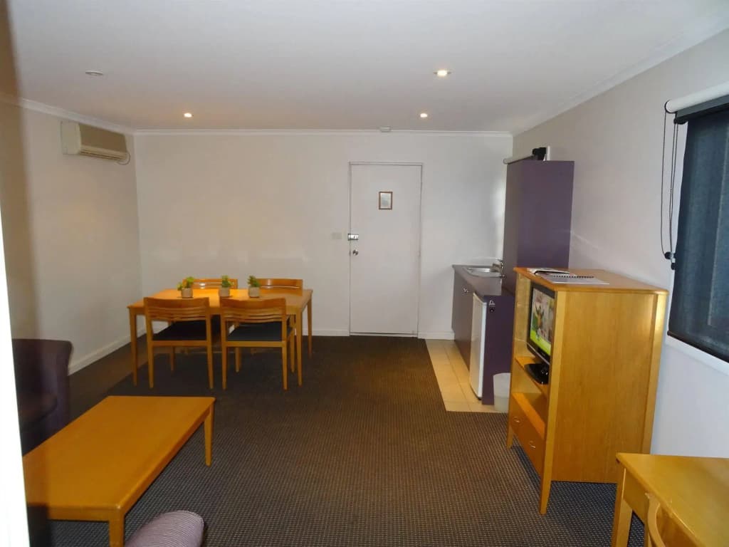 Sunshine Motor Inn - photo 2