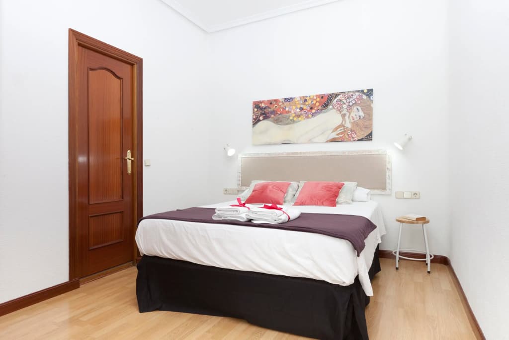 Hostal Vázquez de Mella - photo 3