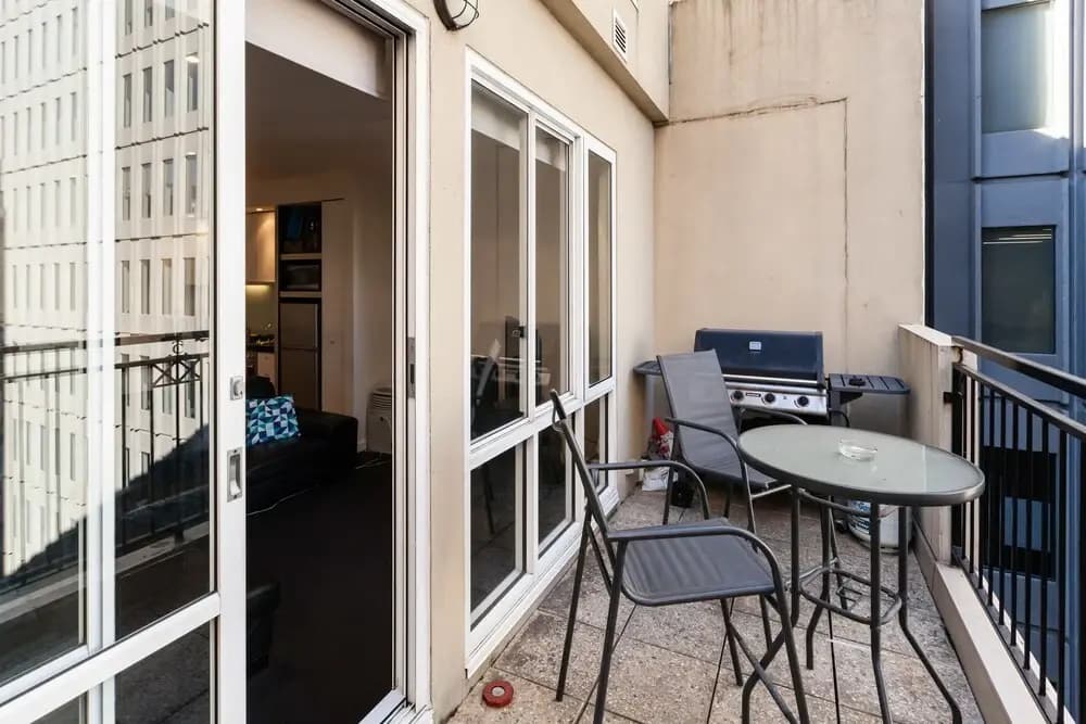 CLAUDE, 2BDR Melbourne Apartment - photo 10