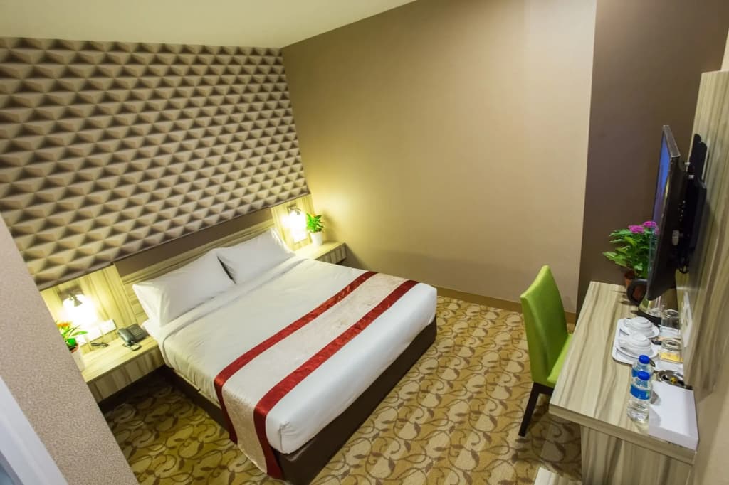 LS Hotel - photo 3