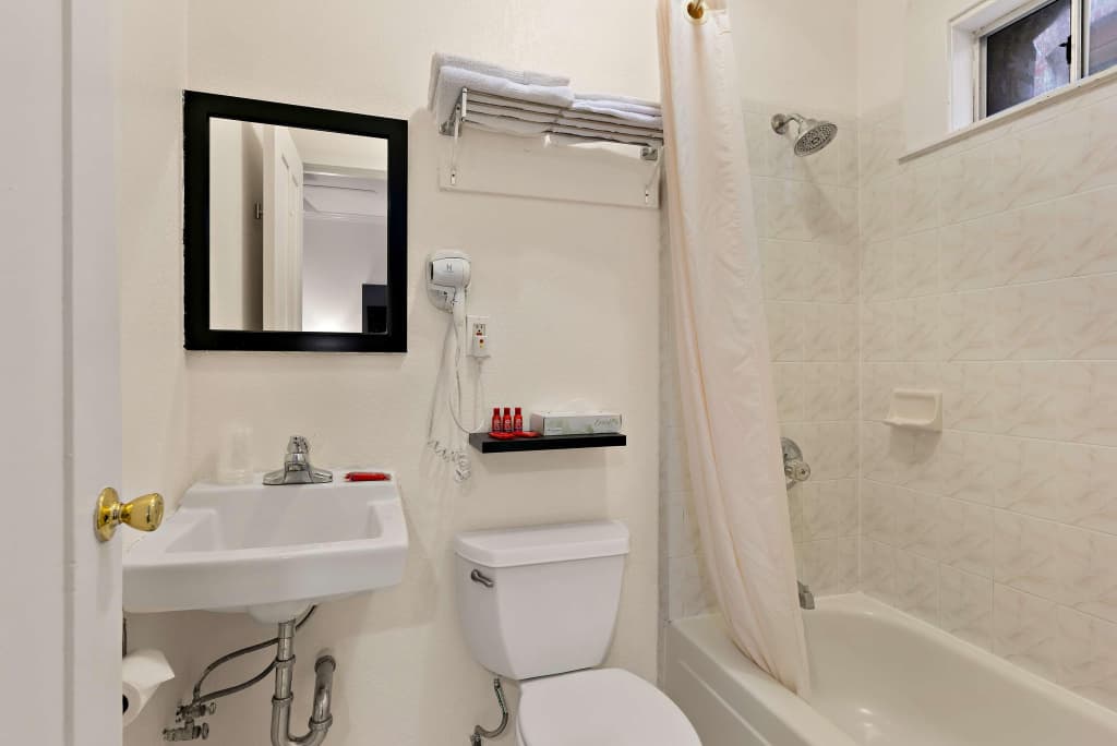 Mithila San Francisco, SureStay Collection by Best Western - photo 9