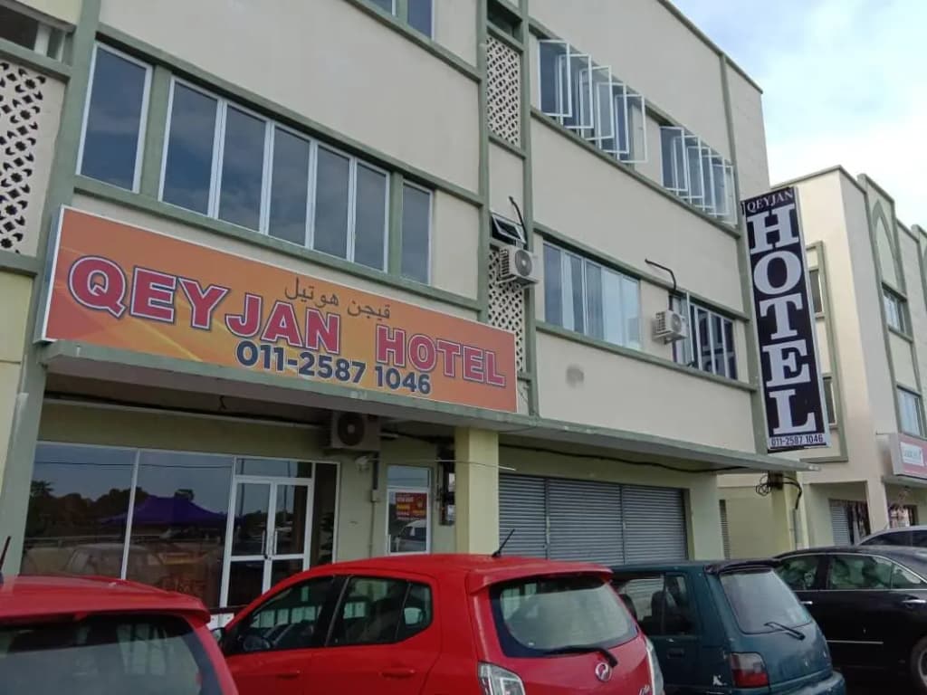 Qeyjan Hotel - photo 1