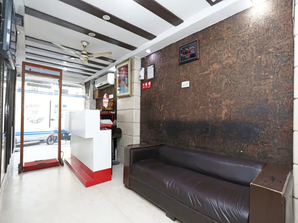 OYO 512 Hotel Aman Inn - photo 2