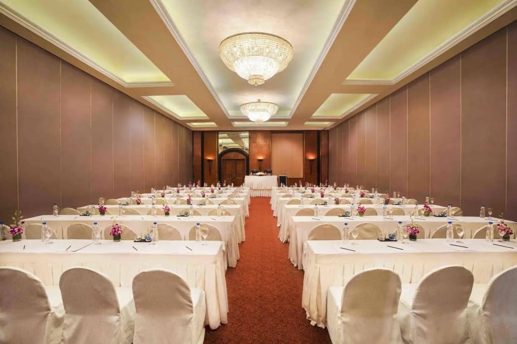 Eros Hotel New Delhi by IHG - photo 19