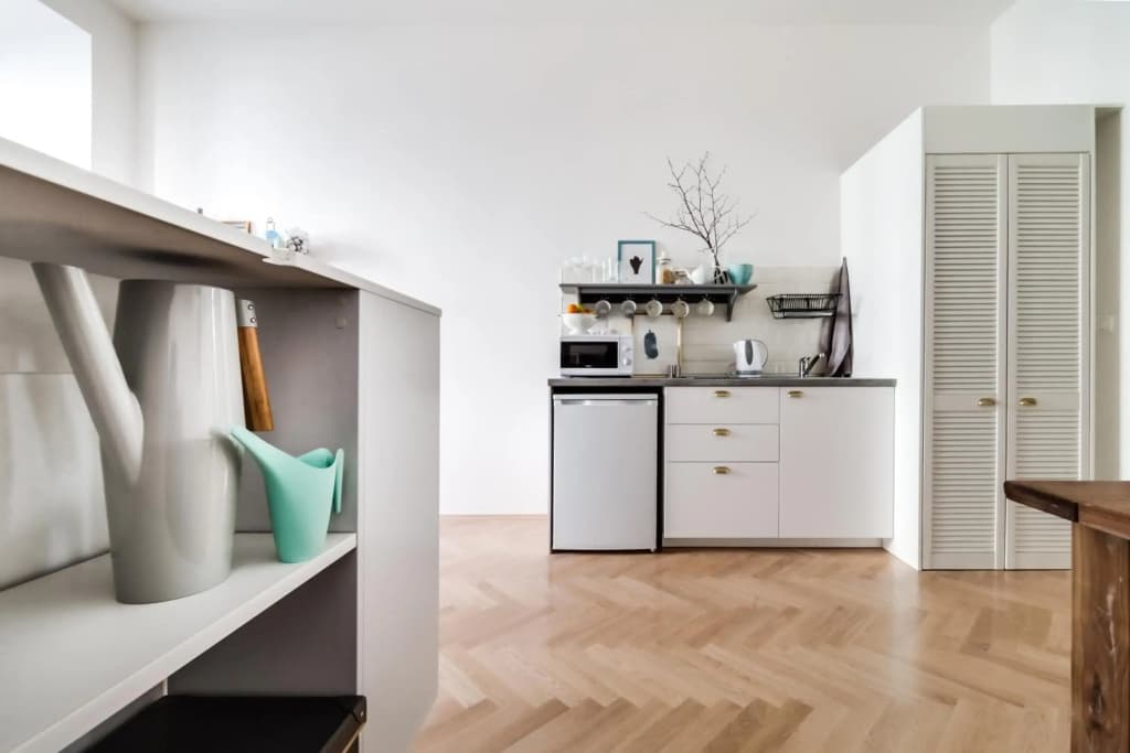 Trendy Local Apartment - photo 14