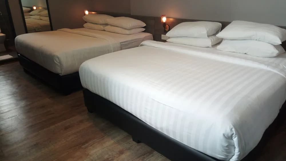 See Foo Hotel - photo 4
