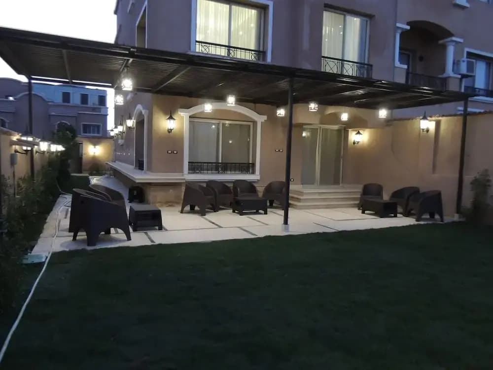Sultan Luxurious Townhouse Near AUC - photo 1