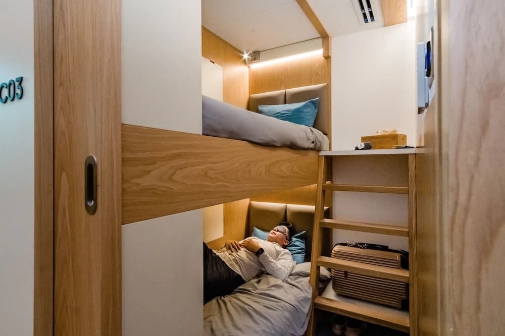 Sleepover Doha North Node, Gate C30 - photo 1
