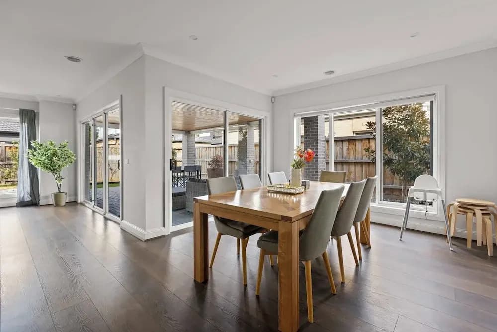 StayAU Contemporary 5BRM Families Home Point Cook - photo 17