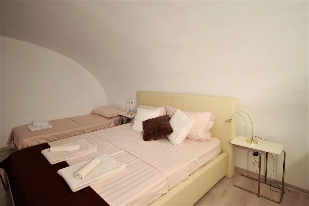 Budapest Easy Flats - Jokai Apartments - photo 20