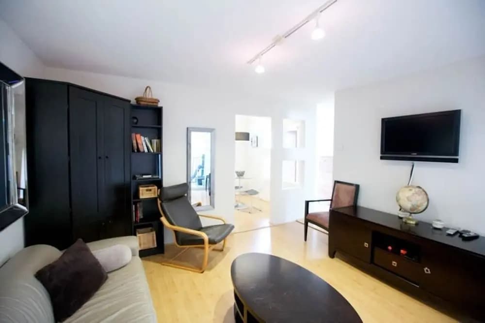 Castro Central Apartment - photo 4