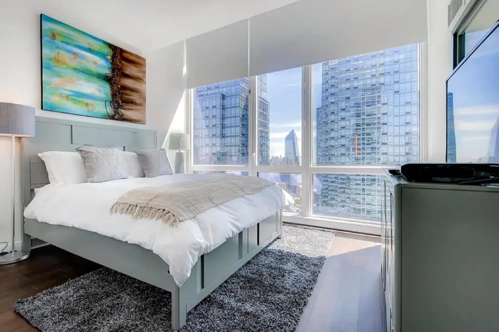 Global Luxury Suites at Sky - photo 2