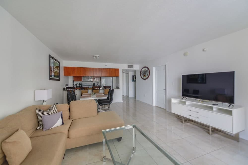 Brickell Bay 3304 - photo 6