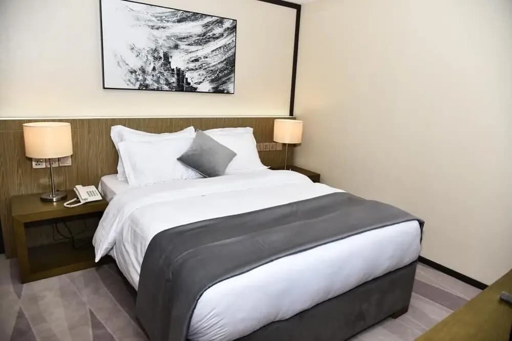 The Airport Hotel - photo 2
