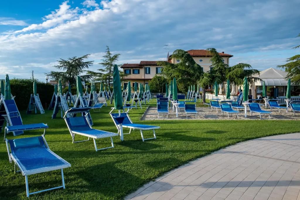 Hotel Villa Sara - photo 23