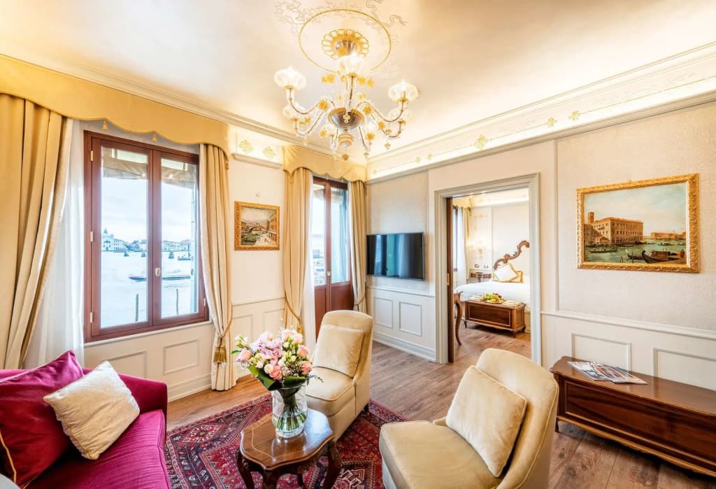 Hotel Monaco & Grand Canal - photo 6