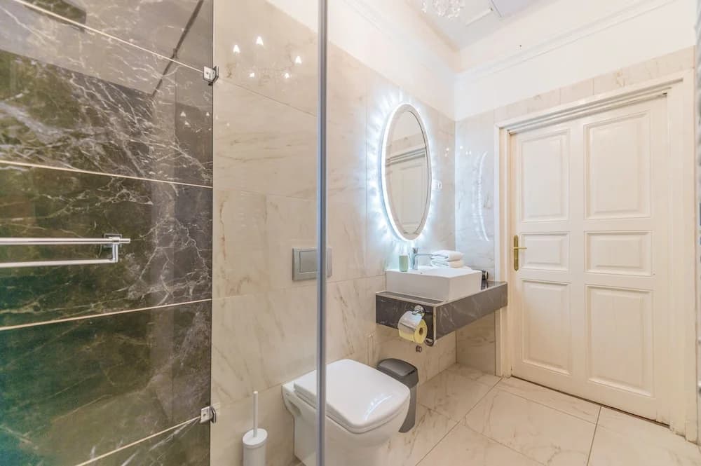 Music Academy Bedroom Suite Café Vian Apartman Kft - photo 8