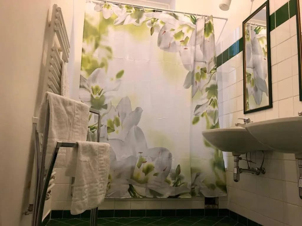 Central-Located Flat - photo 8
