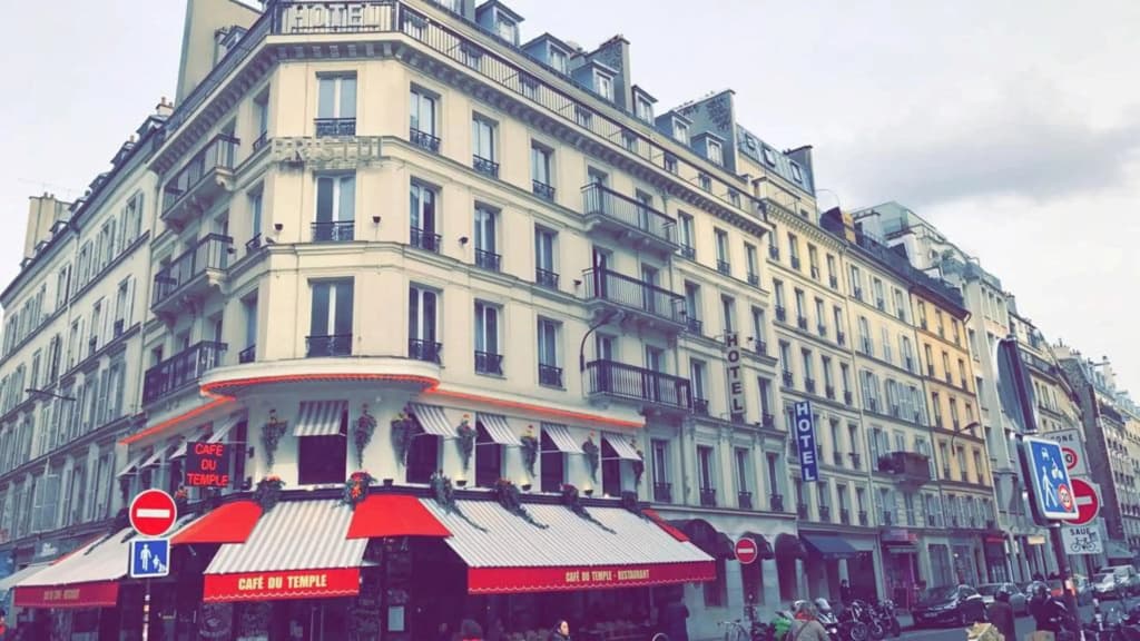 Hôtel Bristol République - photo 1