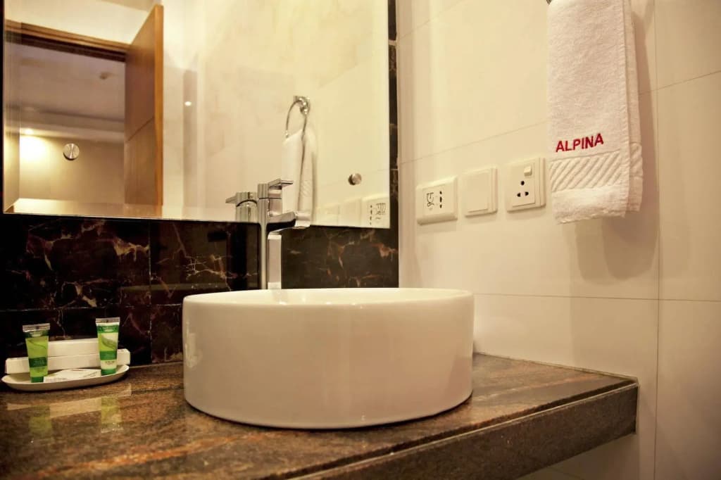 Alpina Hotels & Suites - photo 8