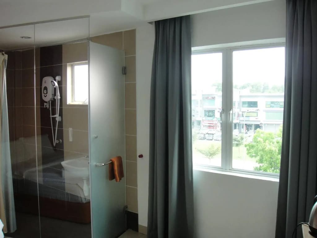 1 Hotel Mahkota Cheras - photo 6