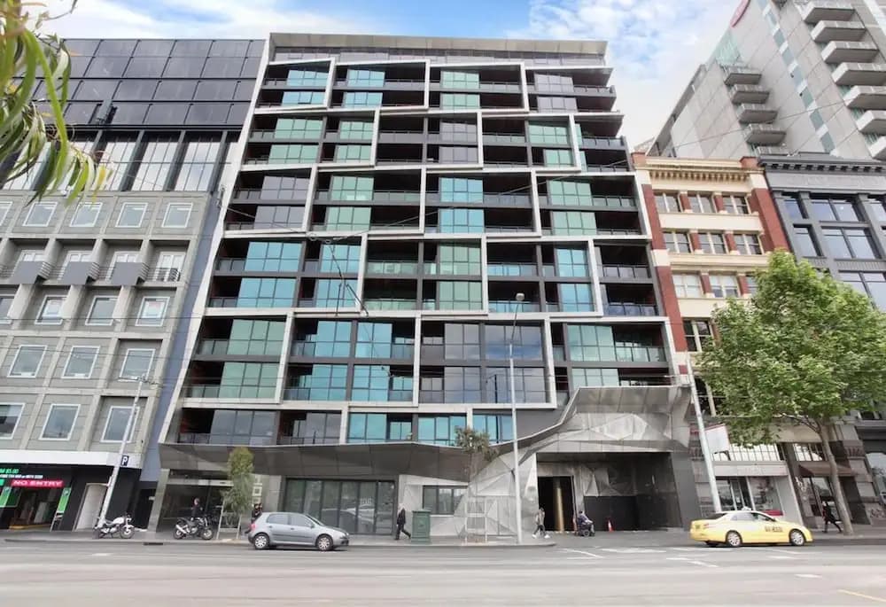 Flinders Street Apartments - photo 1