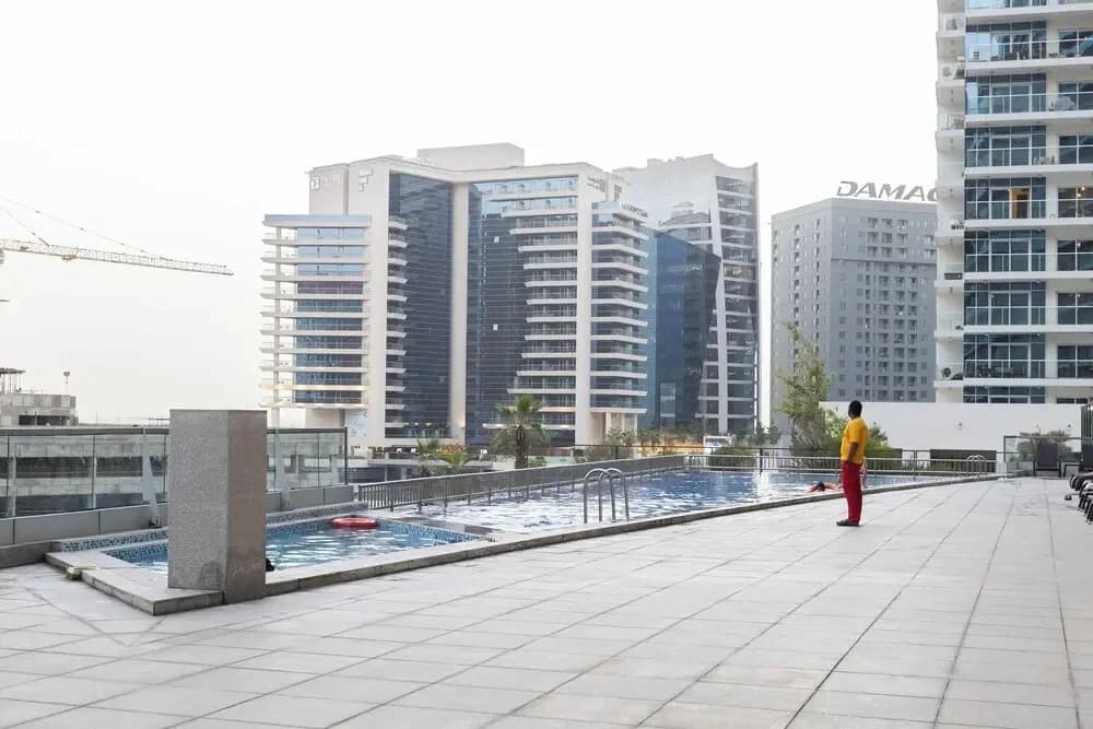 Stylish 2BR Business Bay Pool Access - photo 17