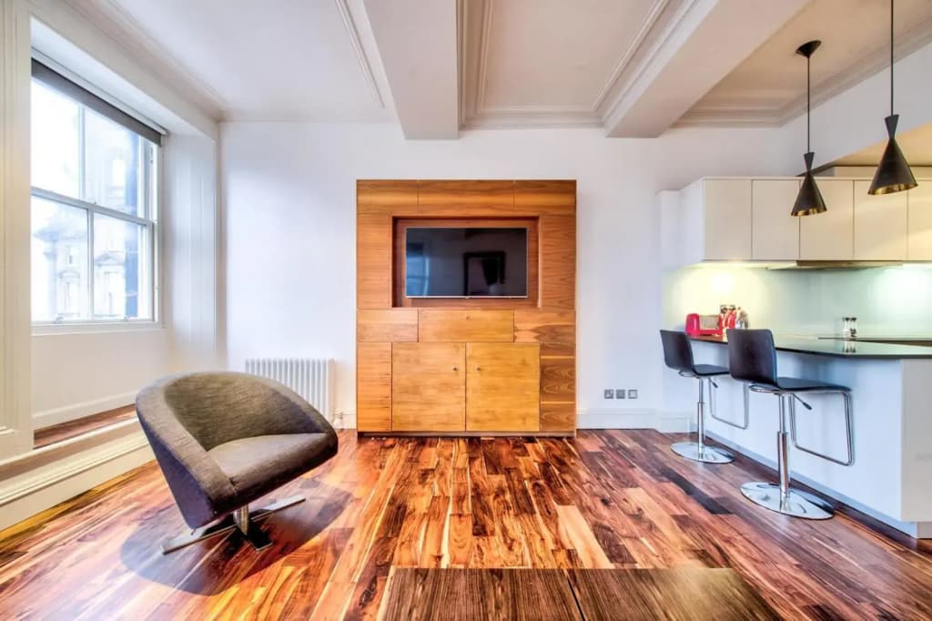 Sumptuous 2BR Apt Next To Edinburgh Castle! - photo 15