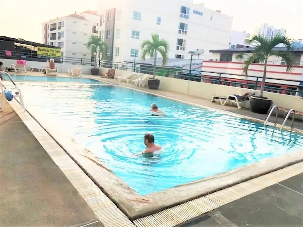 Jomtien Thip Condotel - photo 11