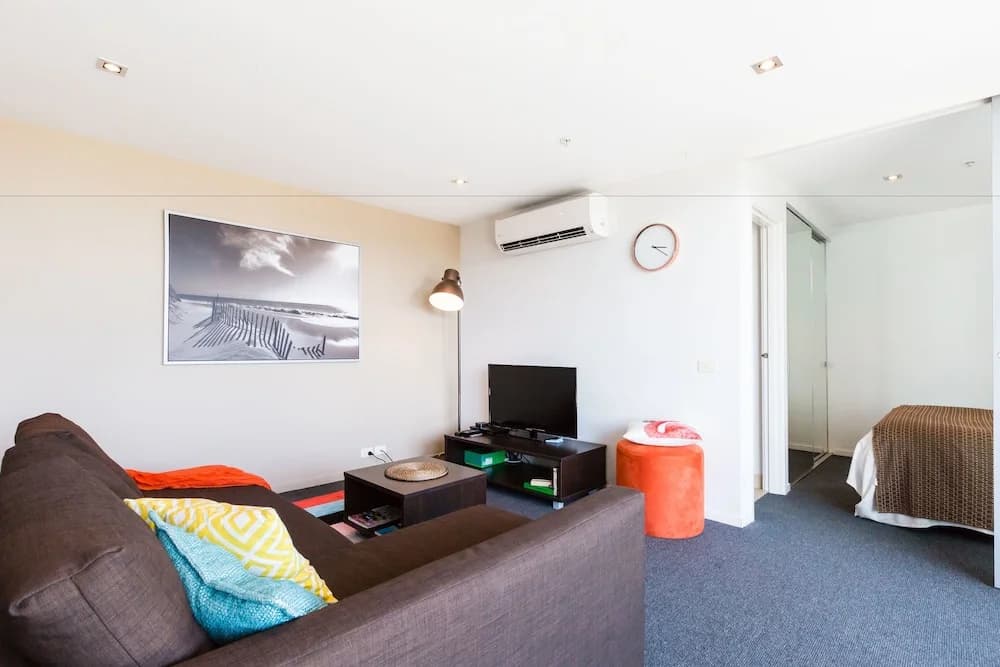 ALLINDA, 1BDR Melbourne Apartment - photo 5