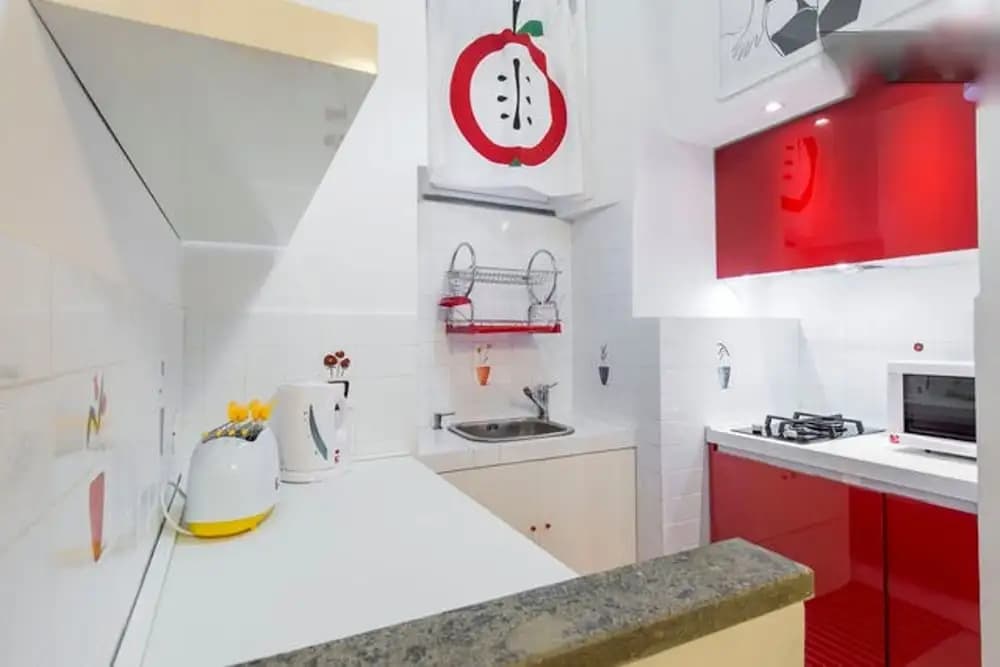Yellow and Reds Apartments - photo 17