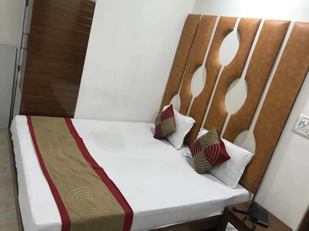 Hotel Crystal Deluxe at New Delhi Railway Station - photo 6