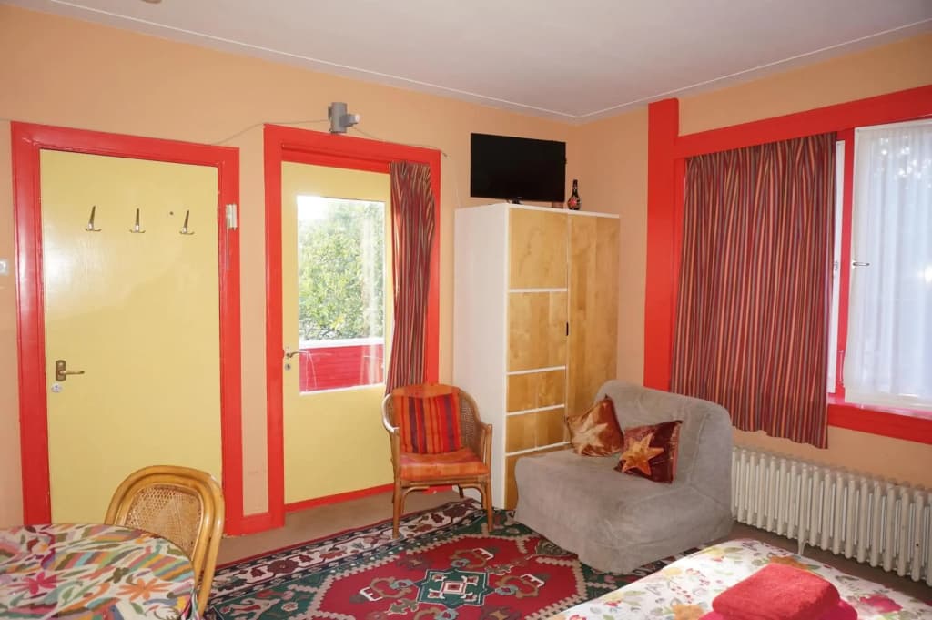 Xaviera's Bed and Breakfast - photo 16